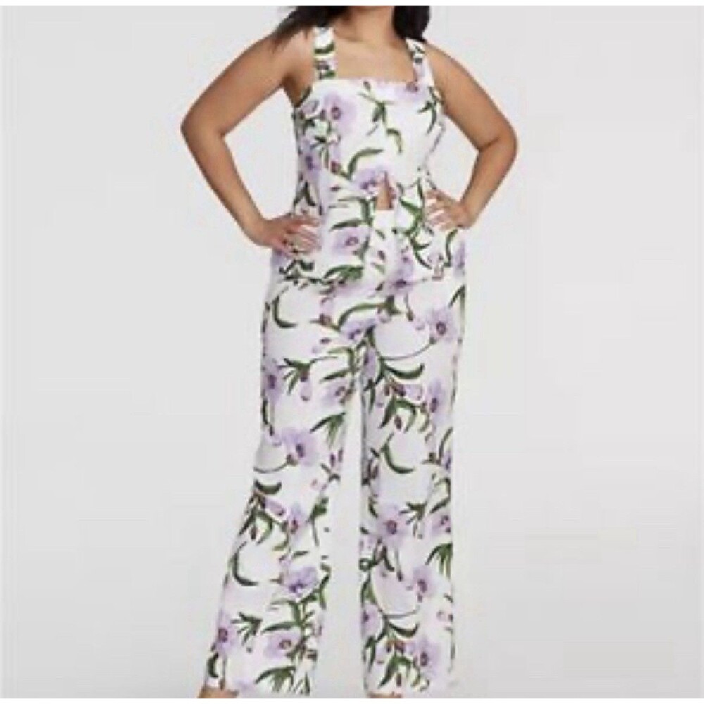 Gabrielle Union Floral Linen Pant Set. Medium